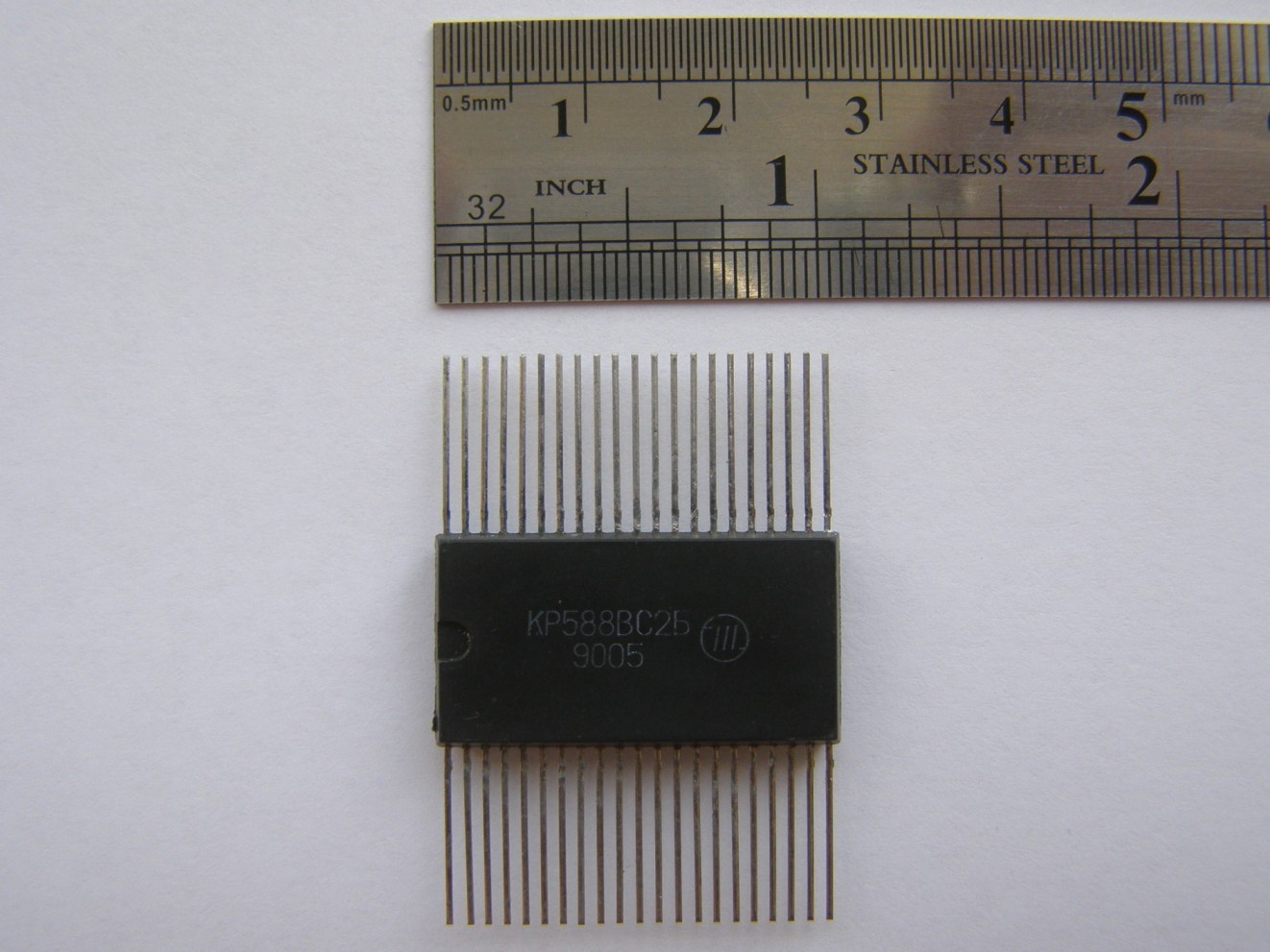 Vintage ex-USSR KR588VS2B 16-bit Mathematical Coprocessor QTY=1