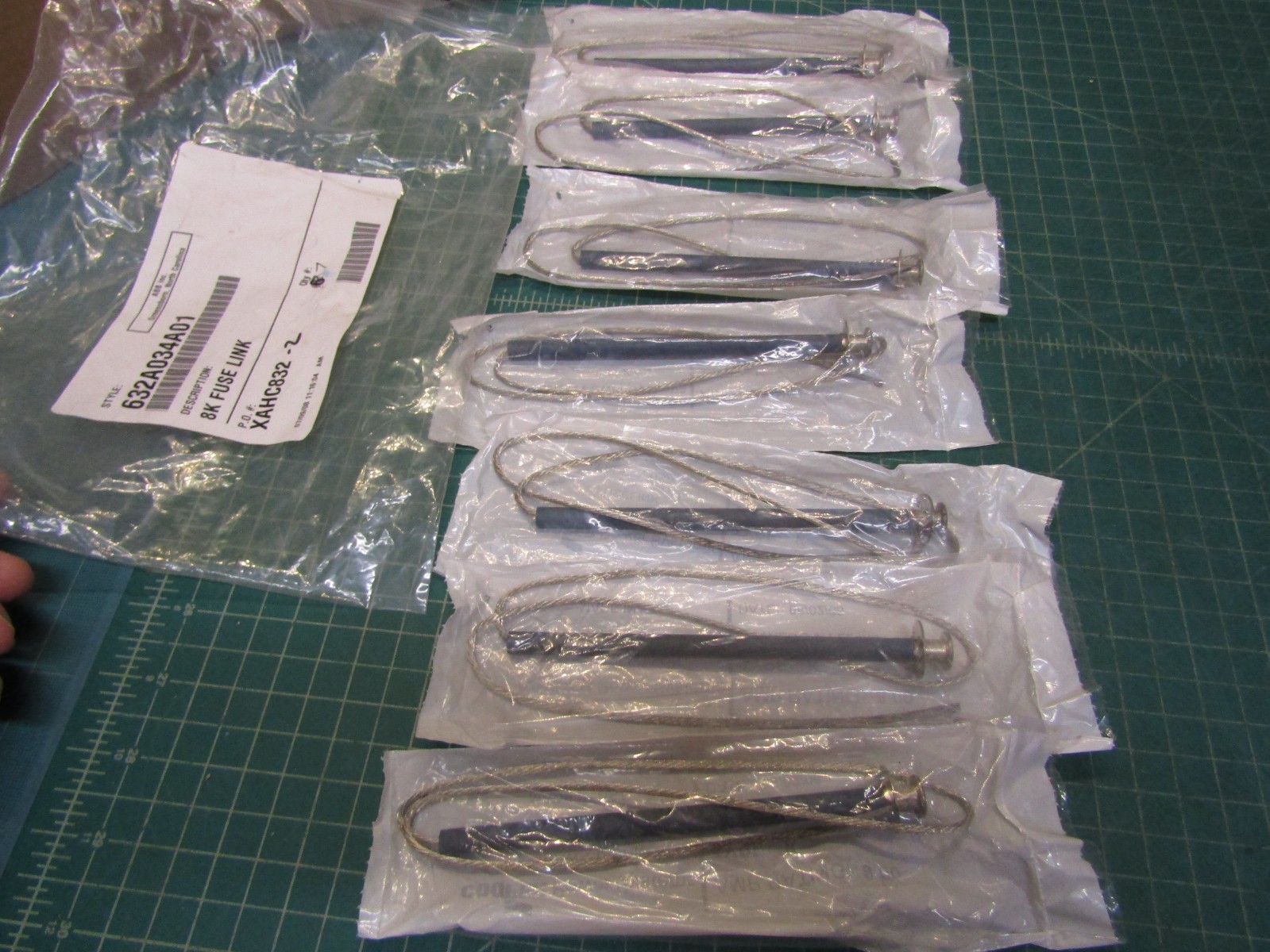 Lot of 7 – Cooper Power Systems FL24K8 FUSELINK 8.00 Amp Type K. New in Packages