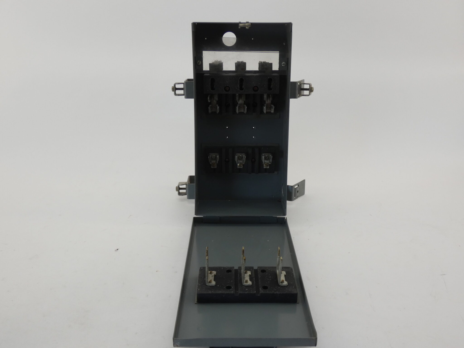 Westinghouse 454D339G04 Fusible Cover Operated Bus Plug Type COP 600V 30A 3P,…