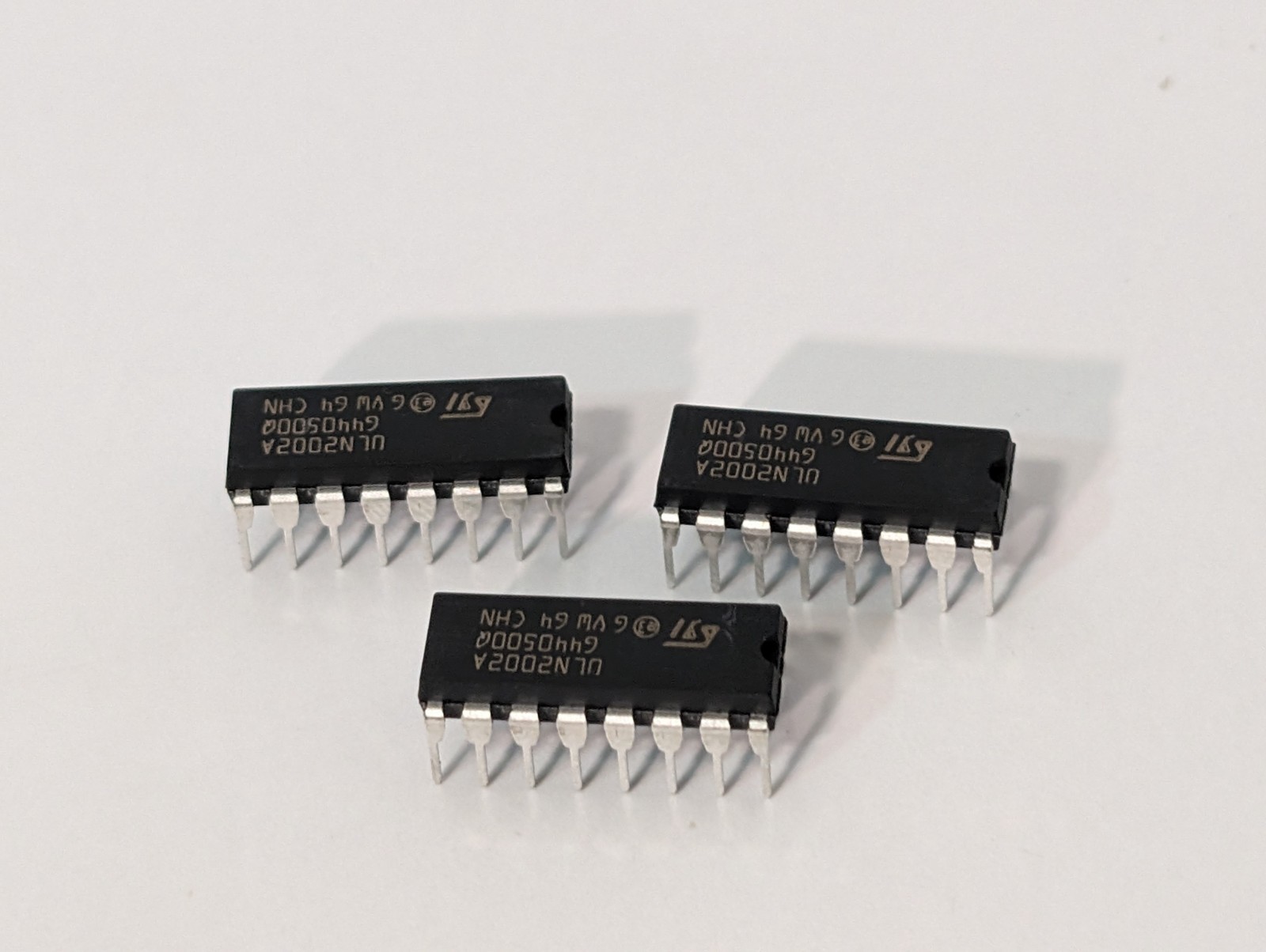 (Lot of 430) ST Microelectronics ULN2002A Darlington Transistors Seven NPN Array