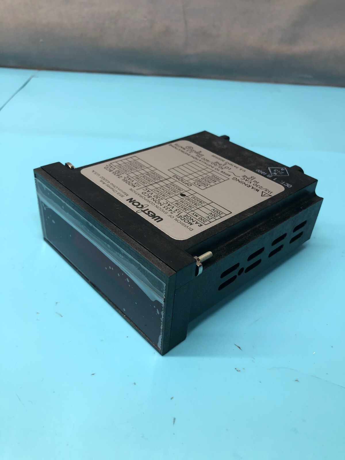 WESTCON Weston Counter 2435 NON-BCD Digital Panel Meter Runs 115VAC 0-2V, 150562