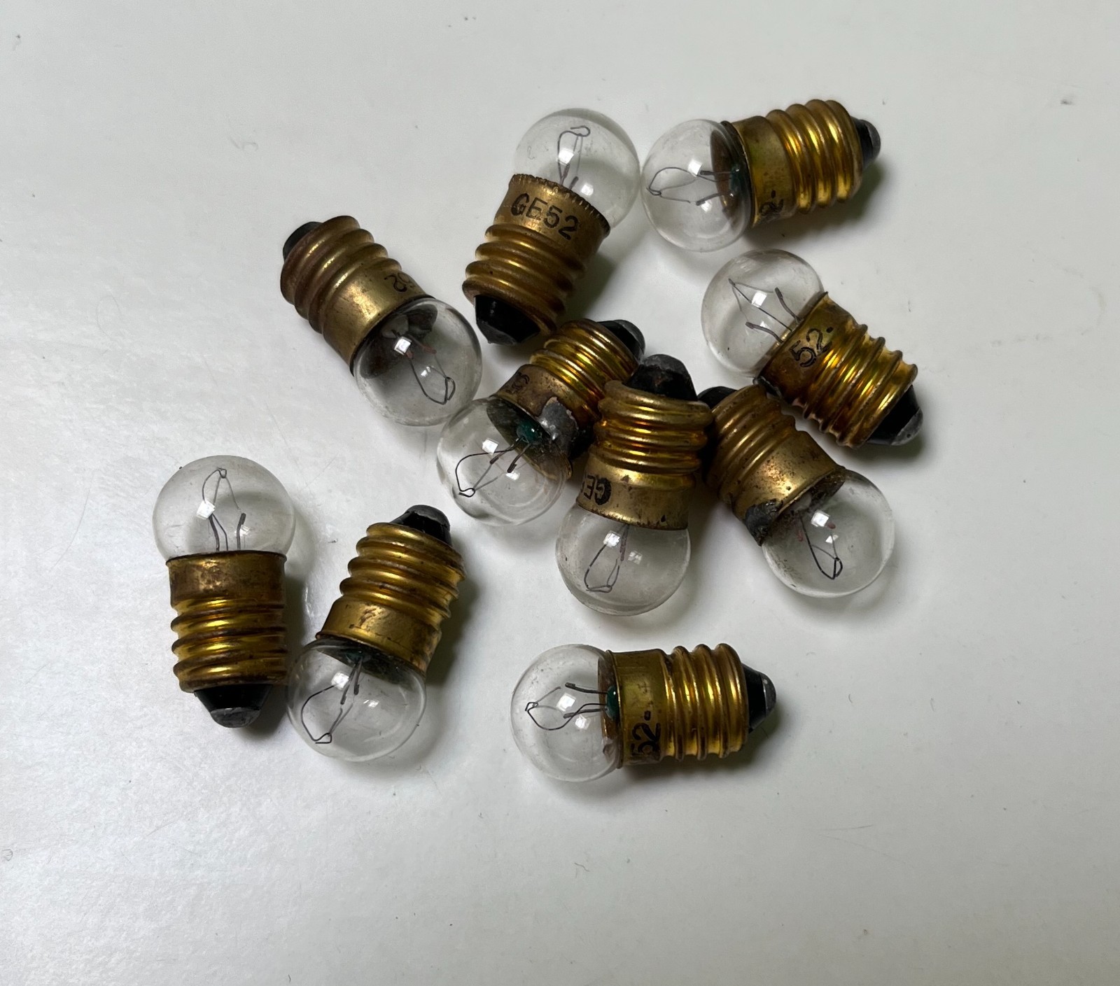 20 pcs GE 52 14.4V Vintage Miniature Light Bulbs Lamps