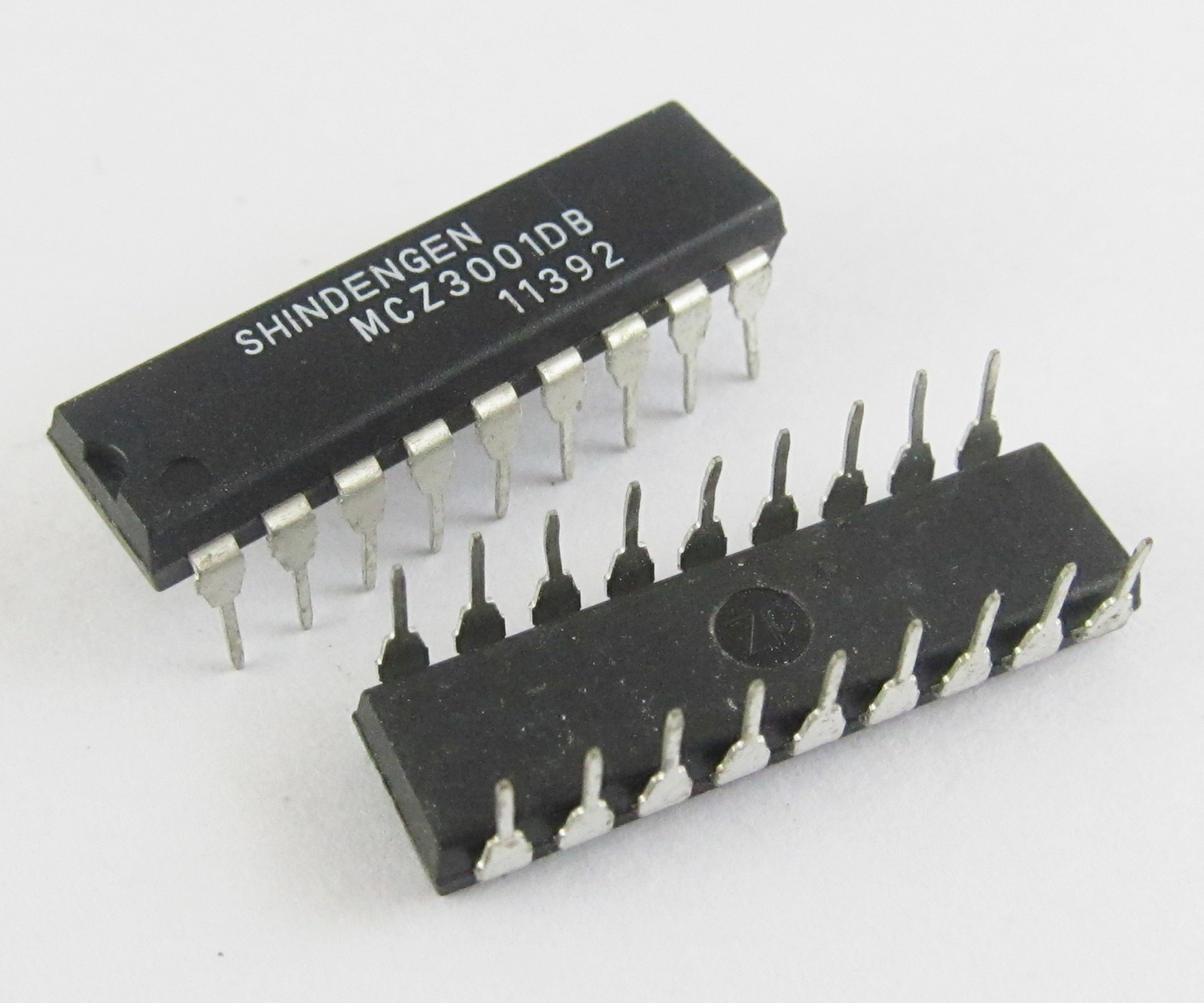 1pc IC Chip MCZ3001DB MCZ3001D DIP 18 Pin