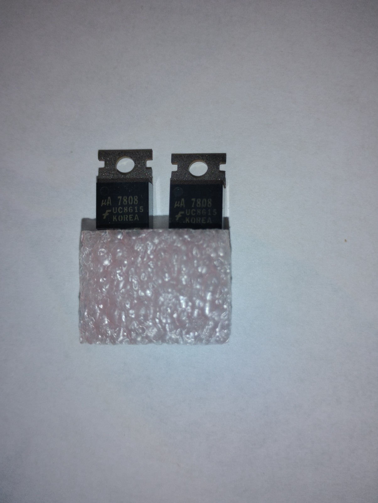 Set of 2, TO-220 Voltage Regulator IC + 8V (1.5A) 7808 ICs. Made in Korea