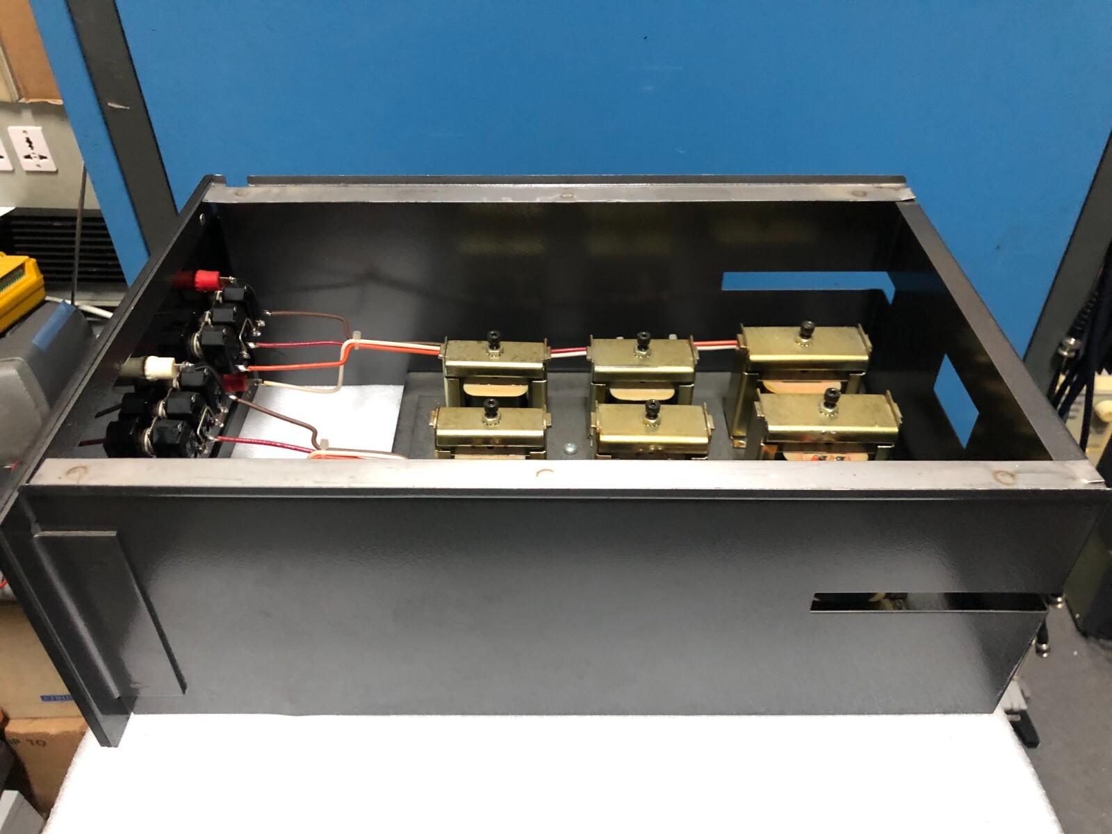 Lab-Volt 8321-0A Inductive Load, 252 var, 240V, 50 Hz, Accuracy: +/- 5%, Q = 10