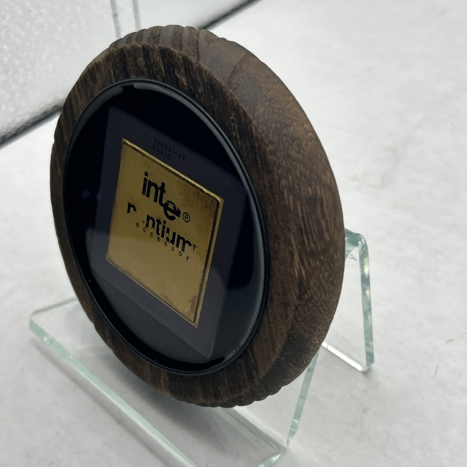 Preserved Collectible INTEL Pentium 60mhz SX835 CPU Processor in Epoxy Resin