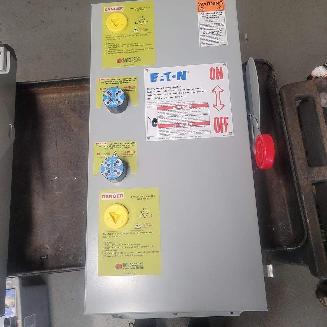 Eaton Heavy Duty Safety Switch 30-43075-14