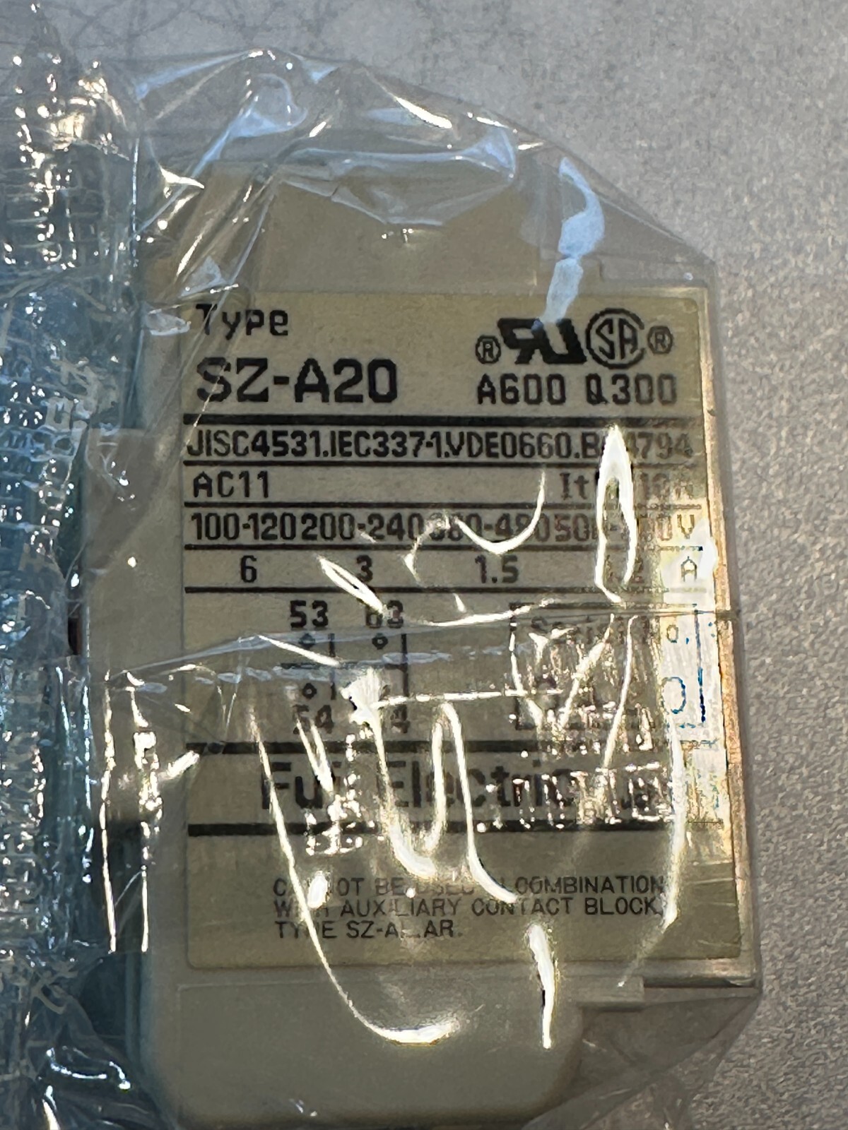 Fuji Electric SZ-A20 Auxiliary Contact Block – New Fast Ship