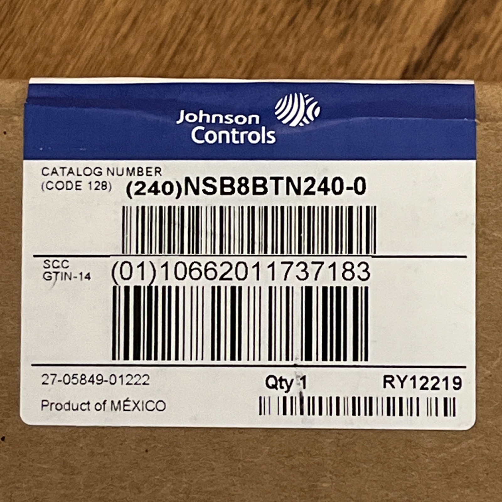 JOHNSON CONTROLS NSB8BTN240-0 / NSB8BTN2400 (NEW IN BOX)