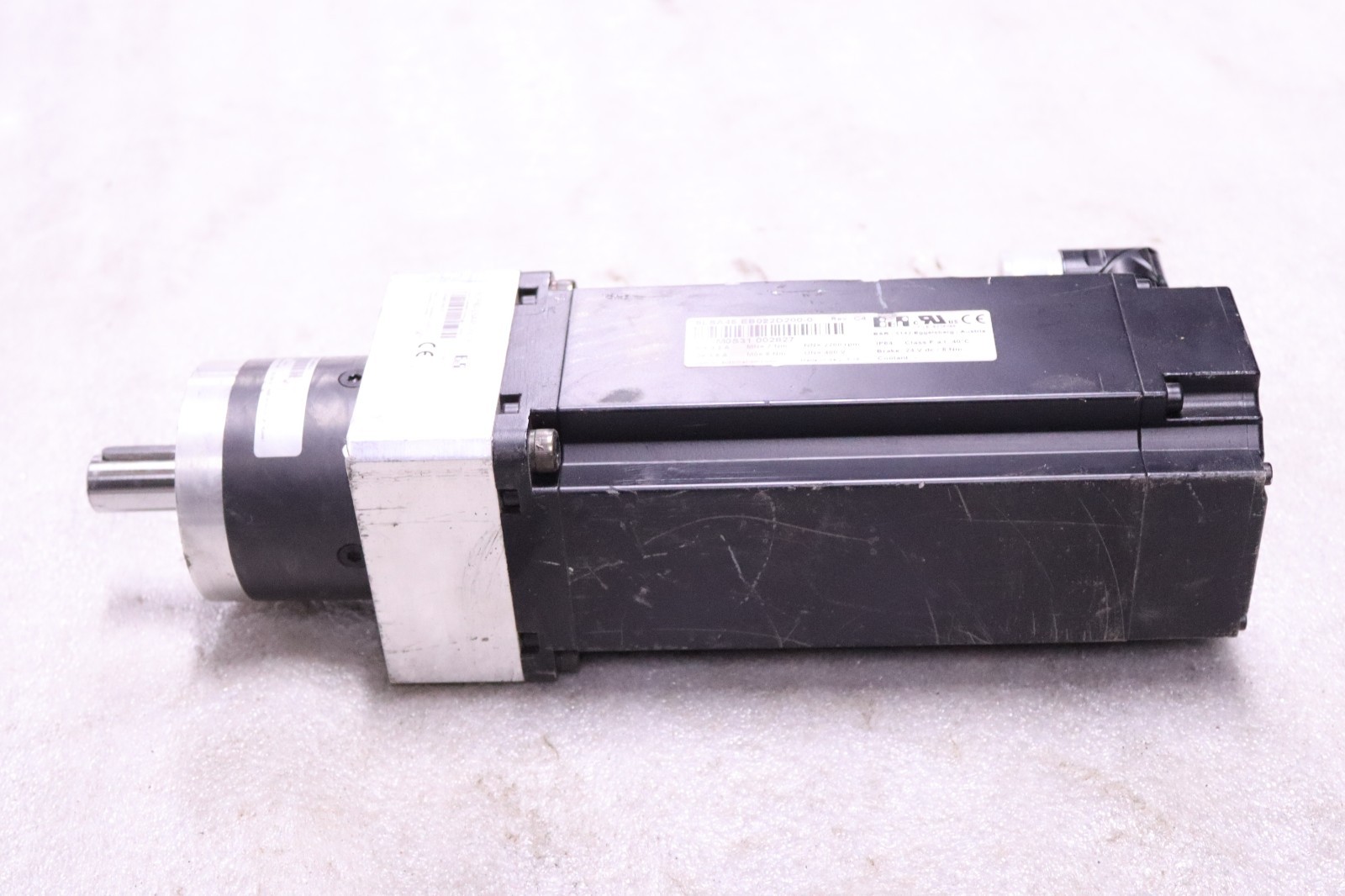 B&R 8LSA45.EB022D200-0
