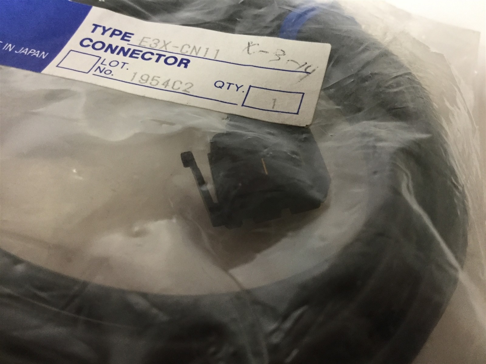 New Omron E3X-CN11 Photoelectric Sensor Connector Cable, Rating: 24VDC, 3-Wire