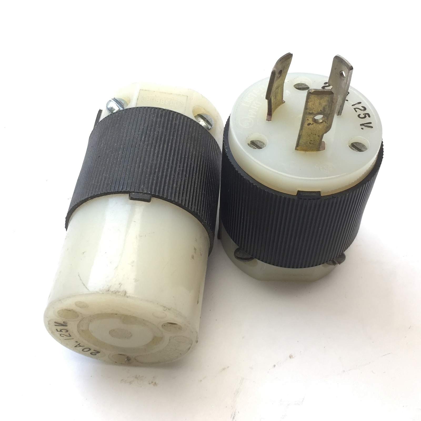 Hubbell Male Plug & Female Connector Twist-Lock Set 2P 3W 20A 125V NEMA L5-20 UL