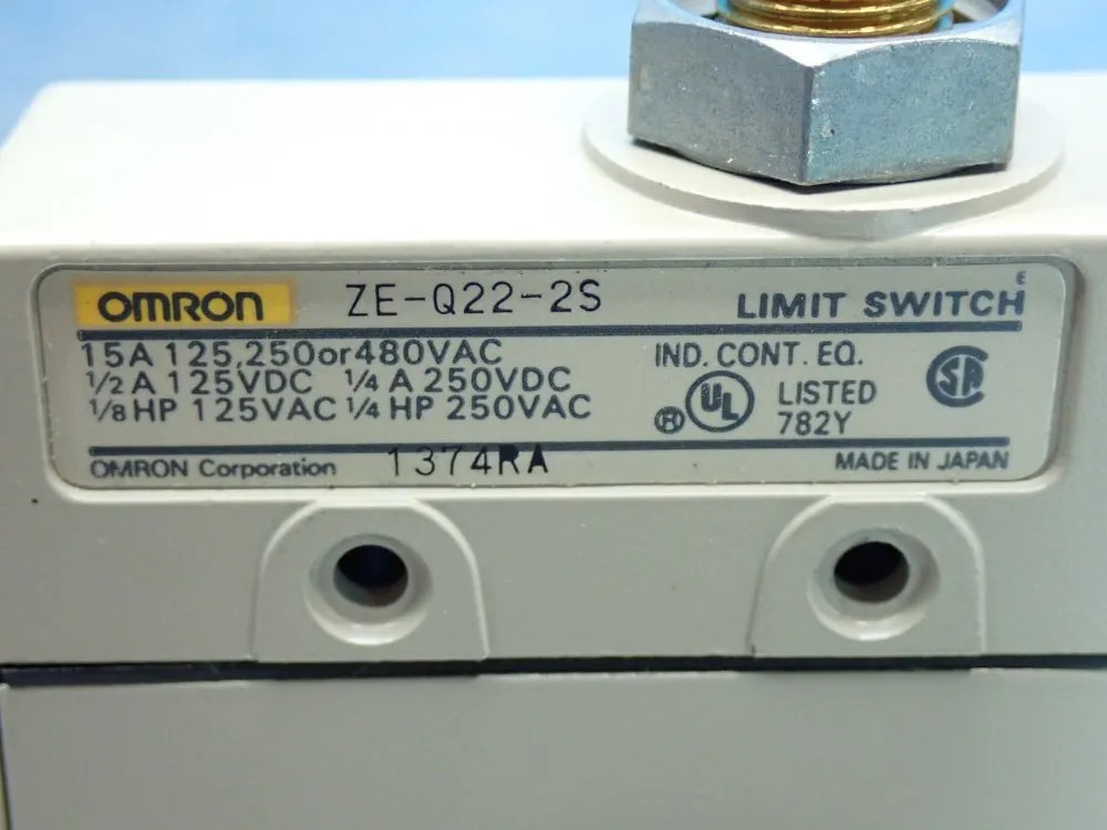 OMRON ZE-Q22-2S GENERAL PURPOSE ENCLOSED LIMIT SWITCH 05250400097