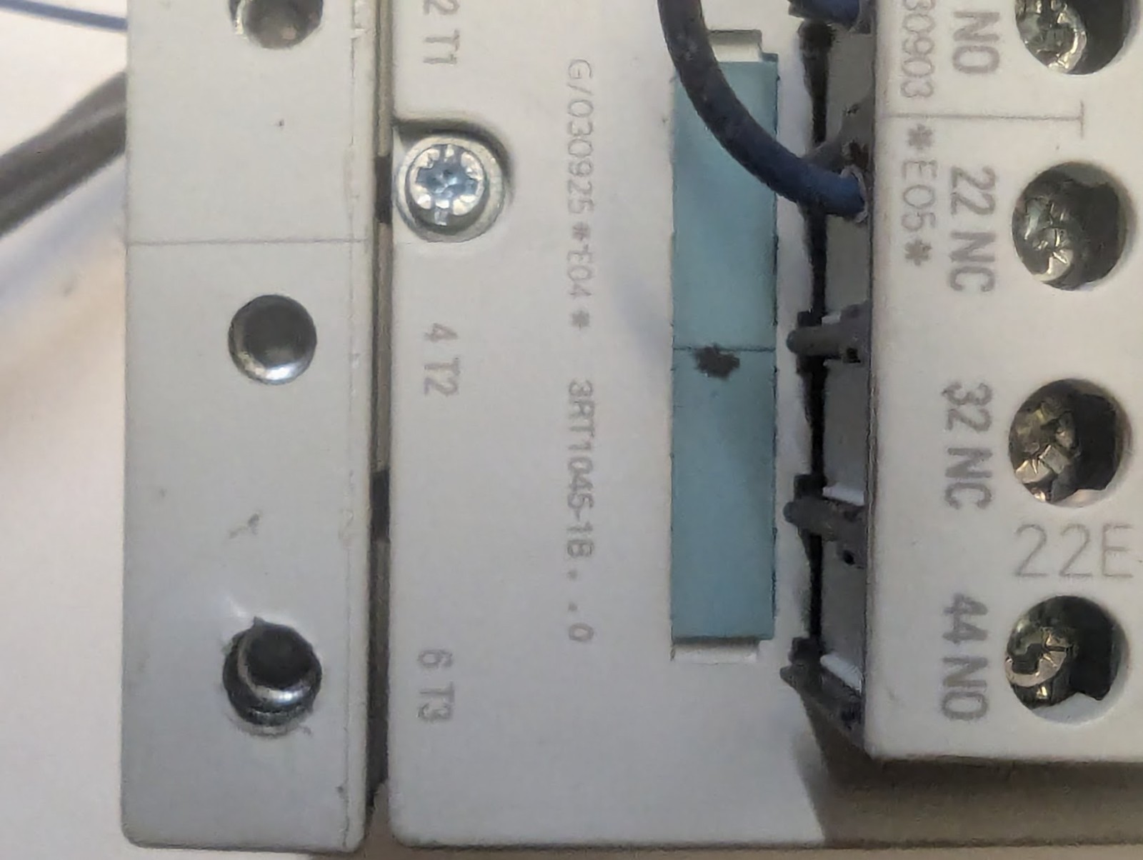 SIEMENS CONTACTOR 3PH 80A 3ZX1012-0RT04-1AA1 24V 3RT1045-1BB40 UPC 4011209294431