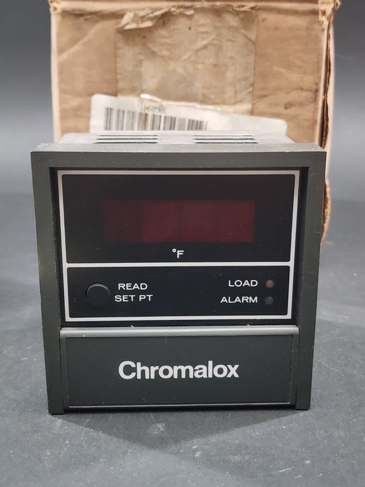 Chromalox 3910 Proportional Temperature Controller 1/4 DIN NOS w/ Relay