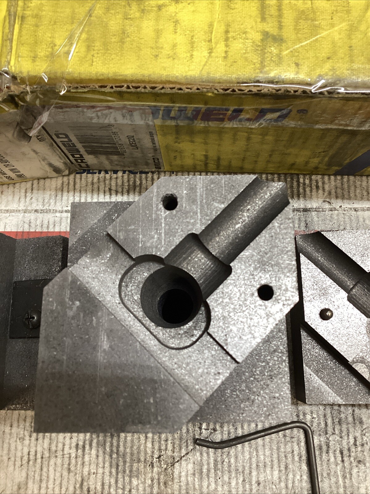 ERICO CADWELD IPC LJCEC20 MOLD 1/4 X 5/8 LUG / BUS 4/0 CONC #90 CART ED4U 3295
