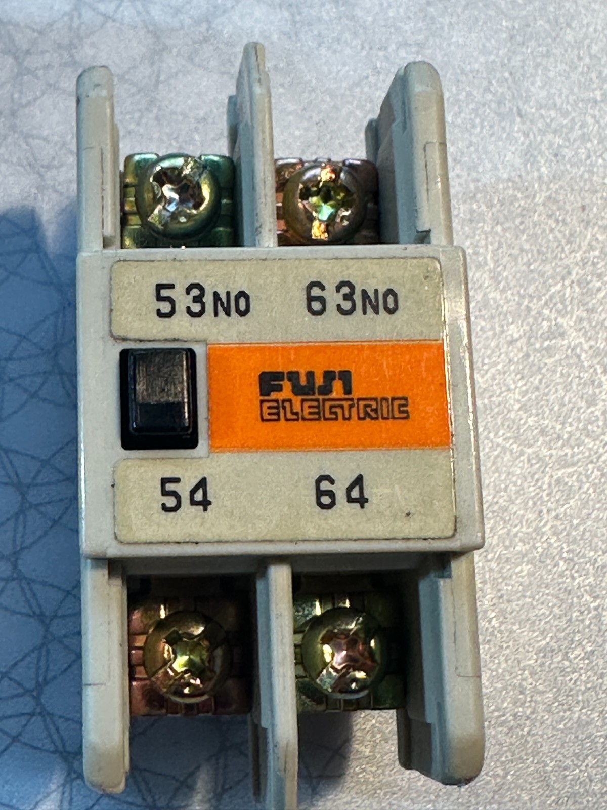 Fuji Electric SZ-A20 Auxiliary Contact Block – New Fast Ship