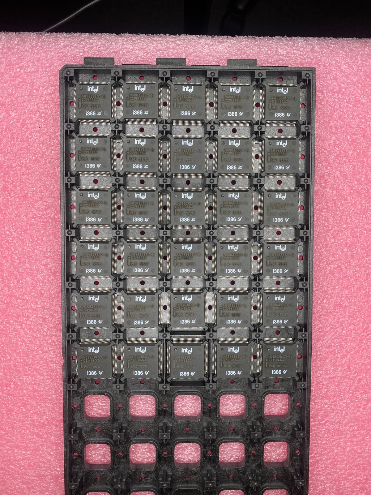 Vintage & New INTEL i386SX NG80386SX-16 32-Bit, 16MHz, CMOS, PQFP100 1pc