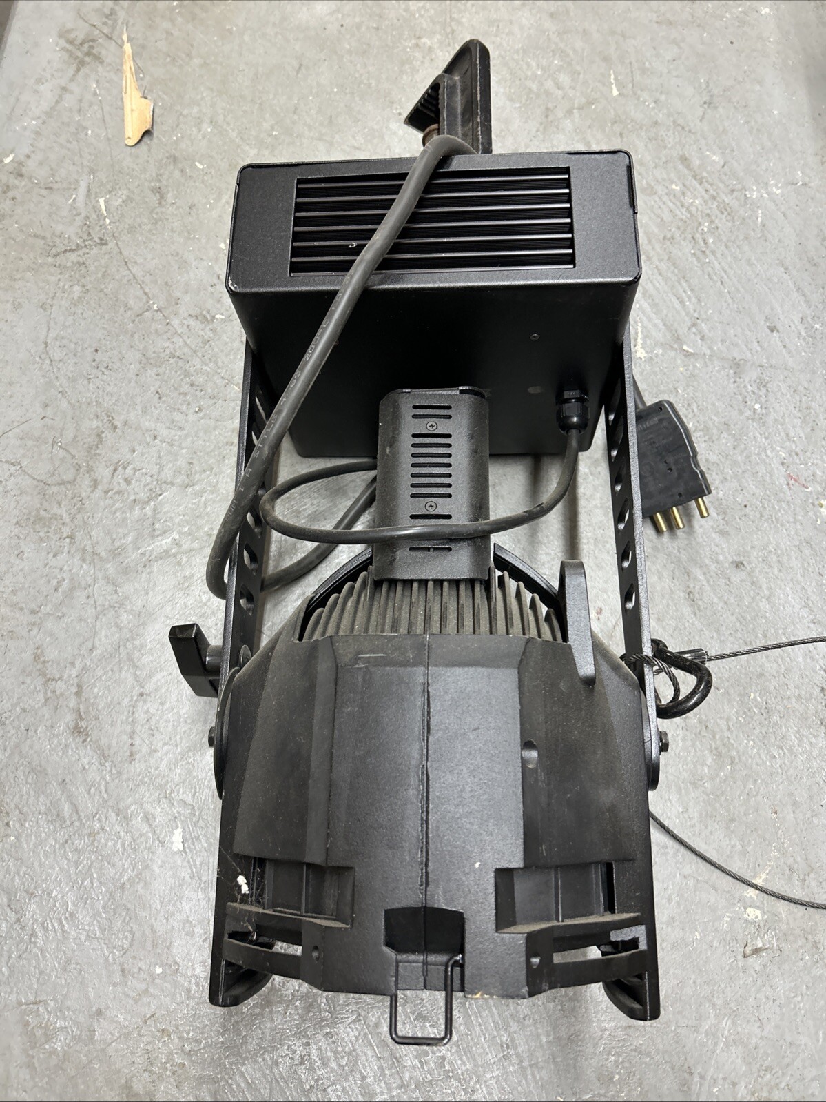 Chroma-Q Daylight PAR DP575 90-260V 47-63Hz 1100VA See Pics
