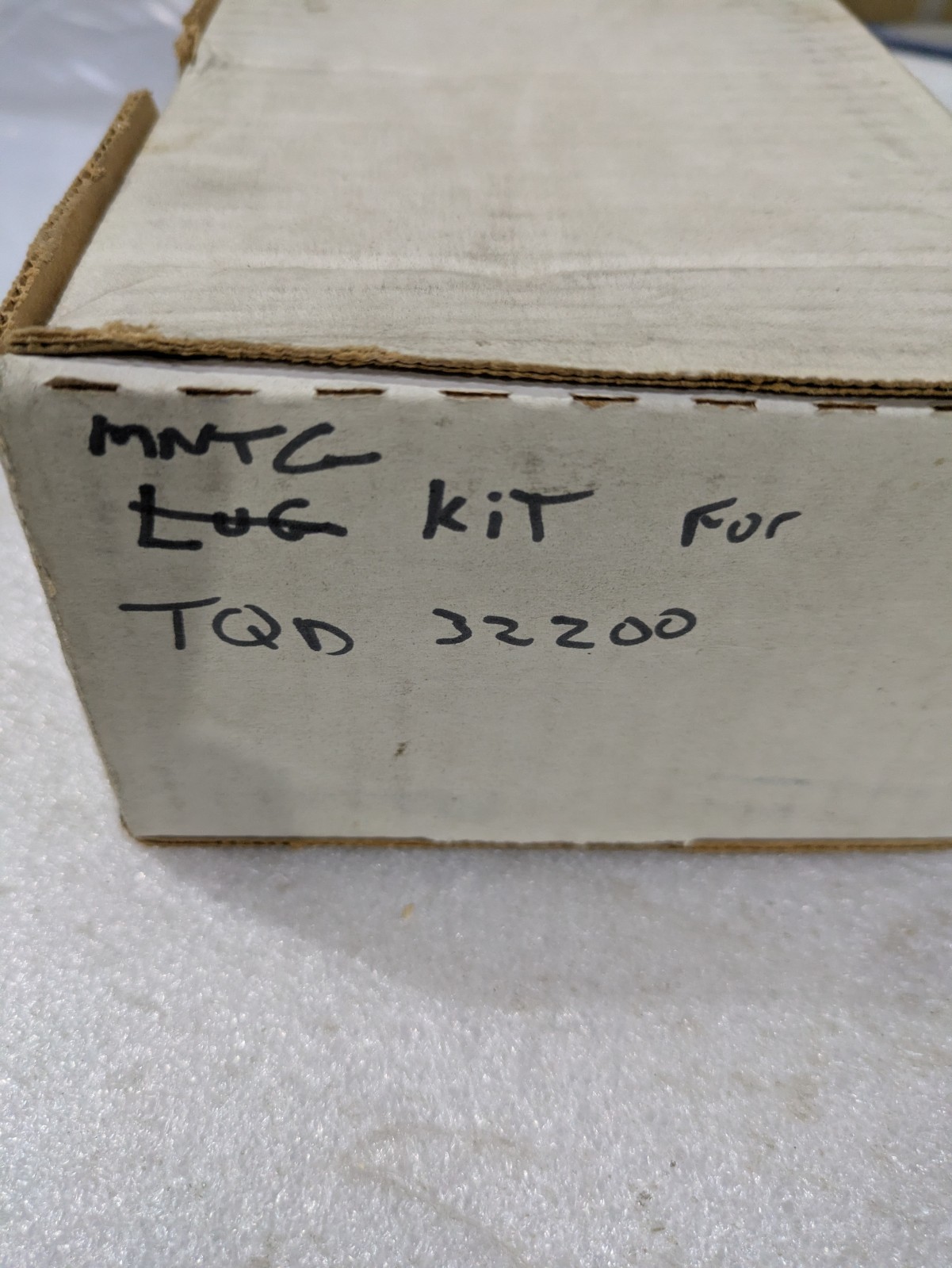 GE TQD32200 Mounting Lug Kit for Circuit Breaker Terminal Industrial Electrical