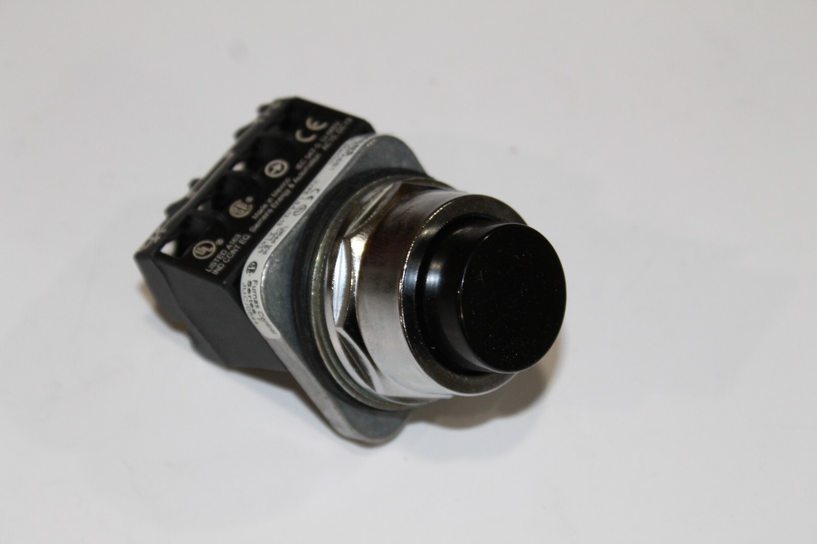 Siemens 52PA8B1A, Push Button Operator, Extended Cap, Black, 1NO-1NC