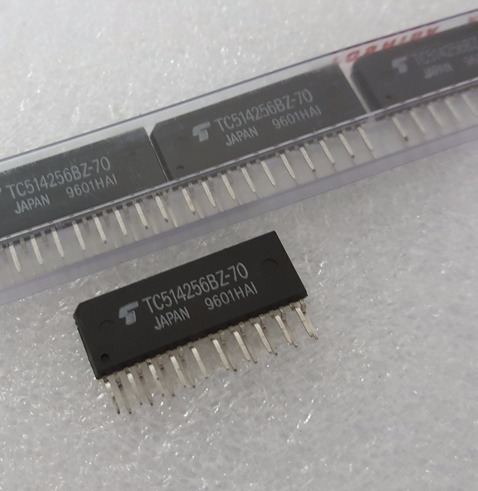 TOSHIBA TC514256BZ-70 DRAM FAST PAGE 256KX4 CMOS ZIP 20PIN PLASTIC *NEW* Qty.10