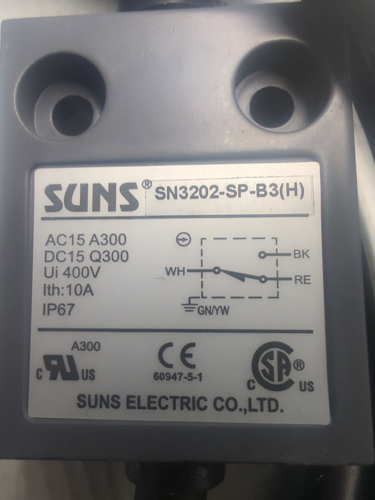 SUNS SN3202-SP-B3 (H) Sealed Cross Roller Plunger Limit Switch 10ft Cord