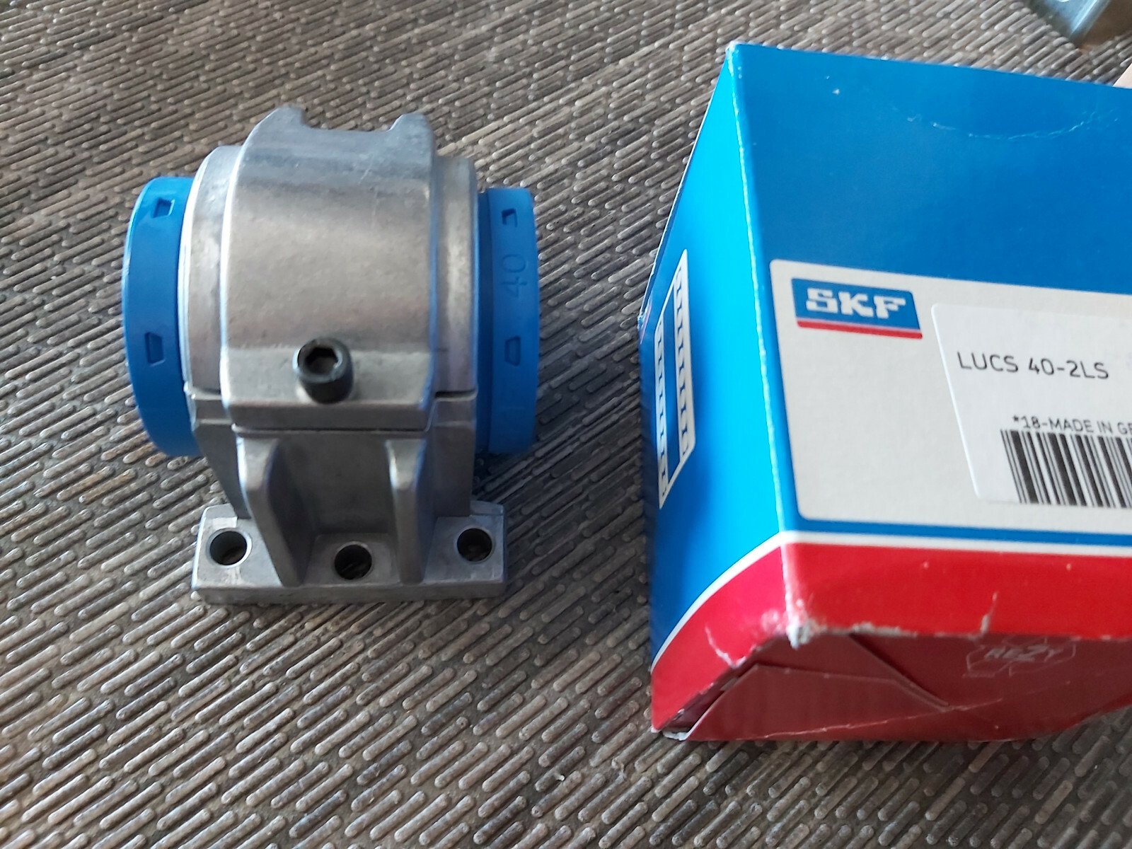 SKF LUCS40-2LS SKF LUC S40-2LS Ball Bearing Linear Ball Unit