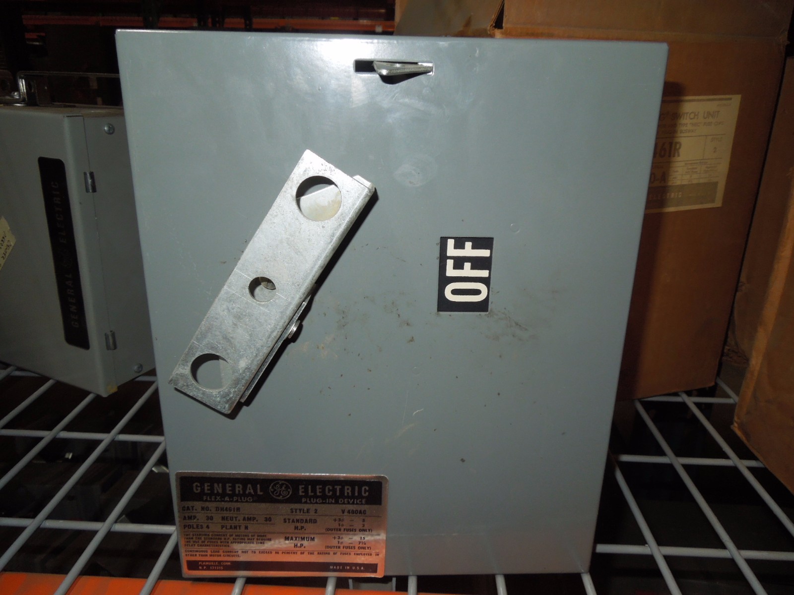 GE DH461R 30A 3ph 4W 600V FUSIBLE BUS PLUG