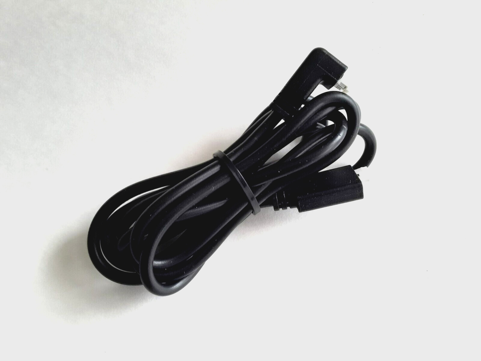 Victron VE Direct Replacement Cable, 1.4m Long, 1 End Straight, 1 End Angled