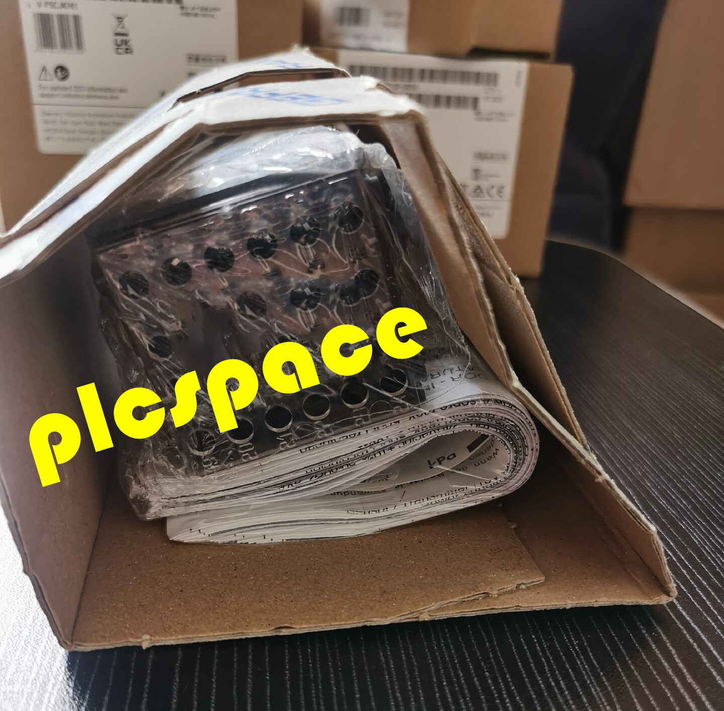 40T-48-4-00-RR-0-2-0-0 brand new digital display Express DHL or FedEx