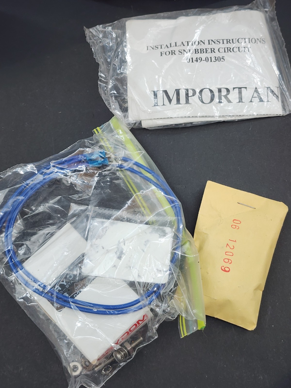 Chromalox 3910 Proportional Temperature Controller 1/4 DIN NOS w/ Relay