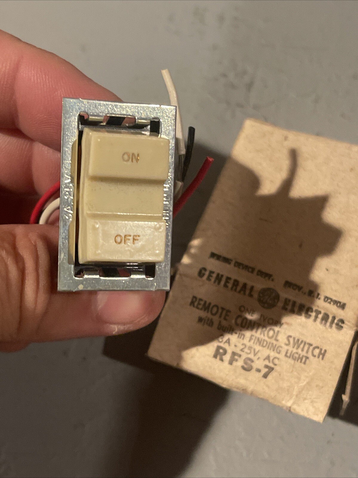 Vintage GE General Electric RFS-7 Remote Control Switch w/ Locator Light NOS