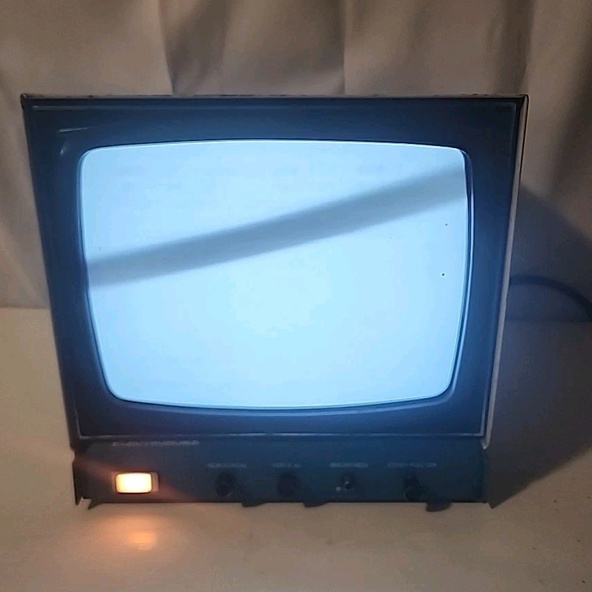 Vintage Gaming Monitor ElectroHome Video Movie TV Set | Made In Canada | Read