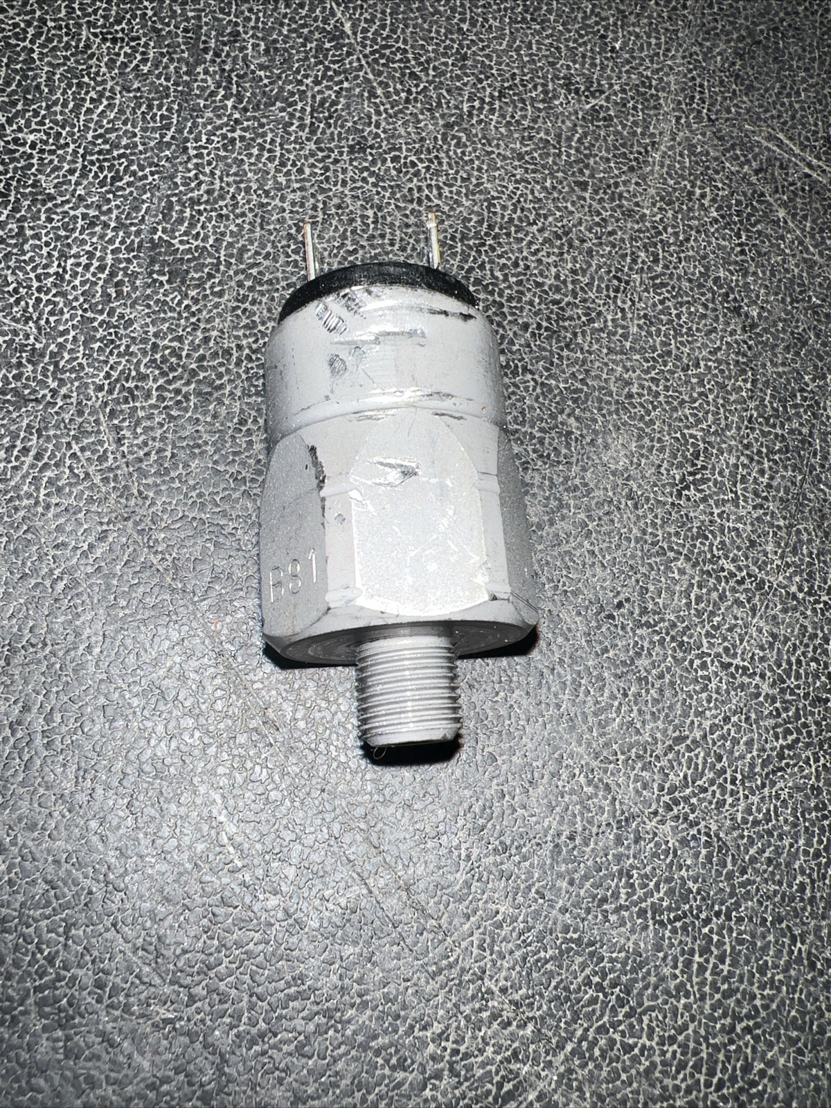 Pressure Switch Oil Pressure Sensor Pressure Sensor B81 12.OE 661128