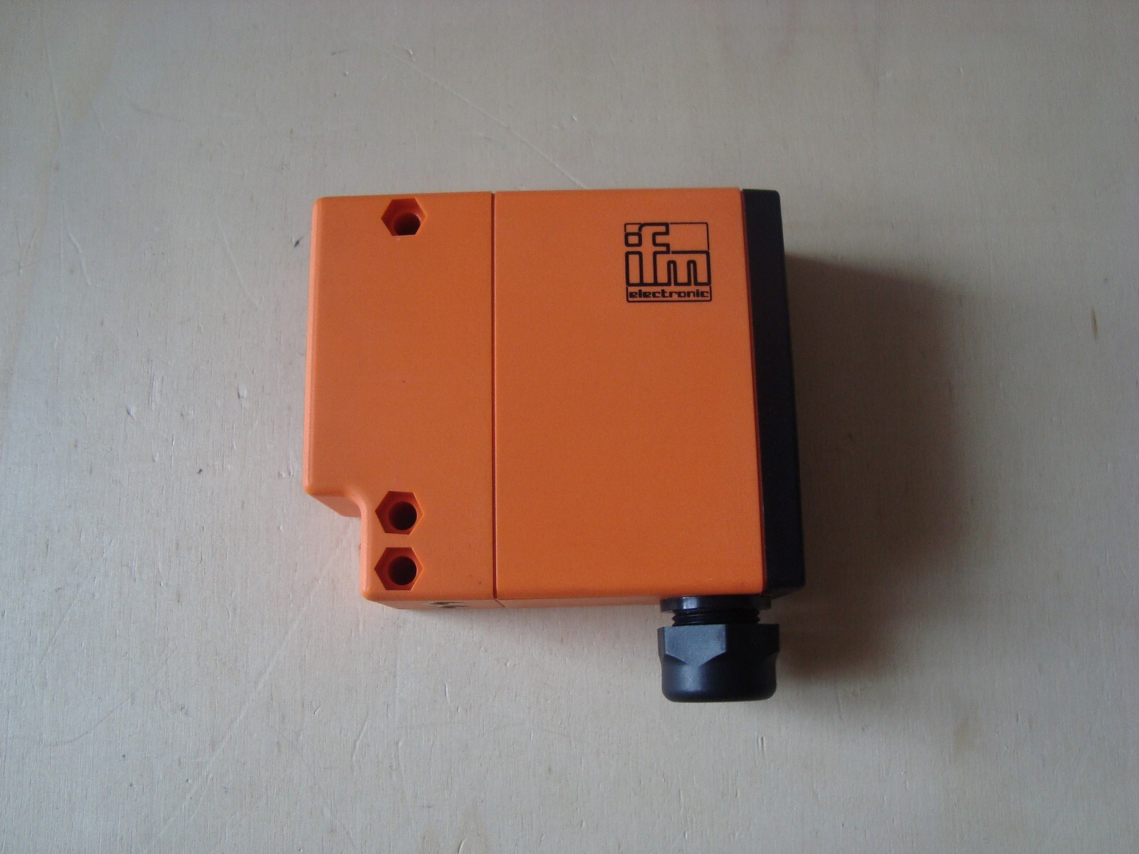 ifm OA5201 OAH-CPKGT-Direct Reflection Photocell with Background Suppression –