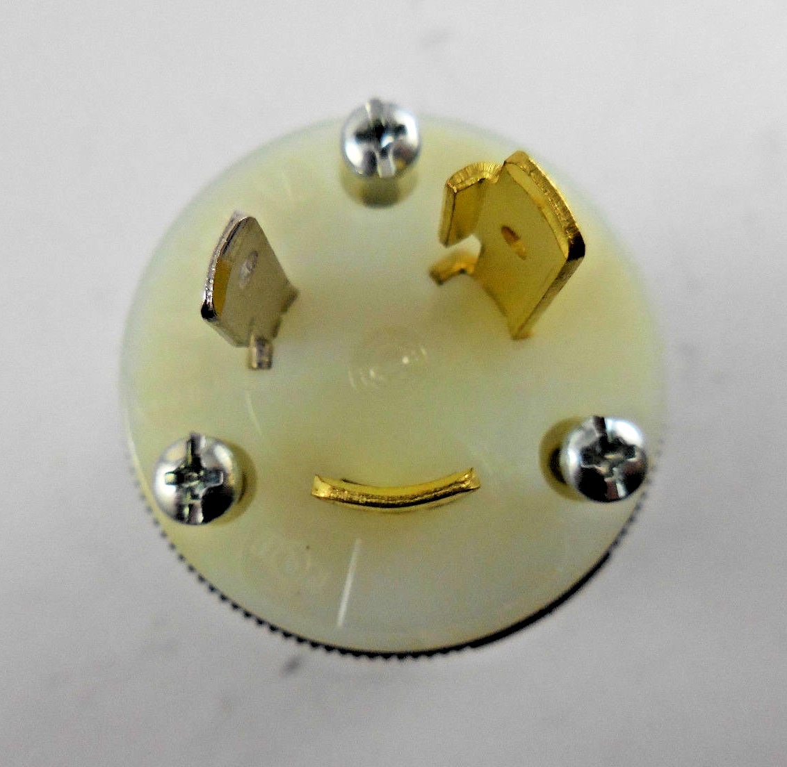 Hubbell HBL2311/ 20A/ 125V/ 2-Pole/ 3-Wire Grounding/ Twist-Lock Plug (Lot of 6)