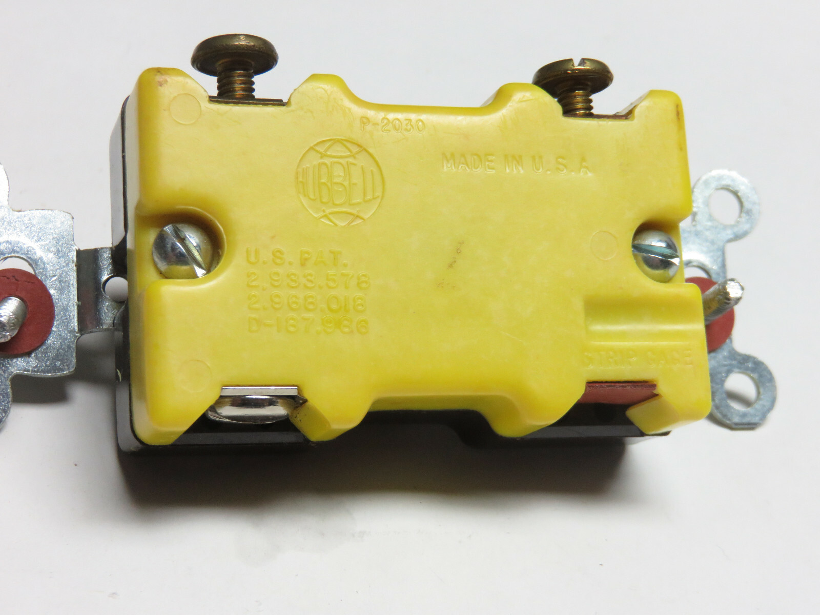Hubble P-2030 Pushbutton Switch 15amp 120v