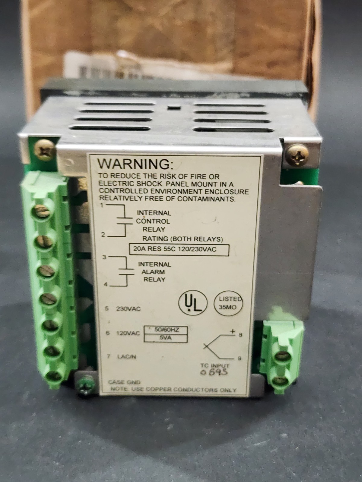 Chromalox 3910 Proportional Temperature Controller 1/4 DIN NOS w/ Relay