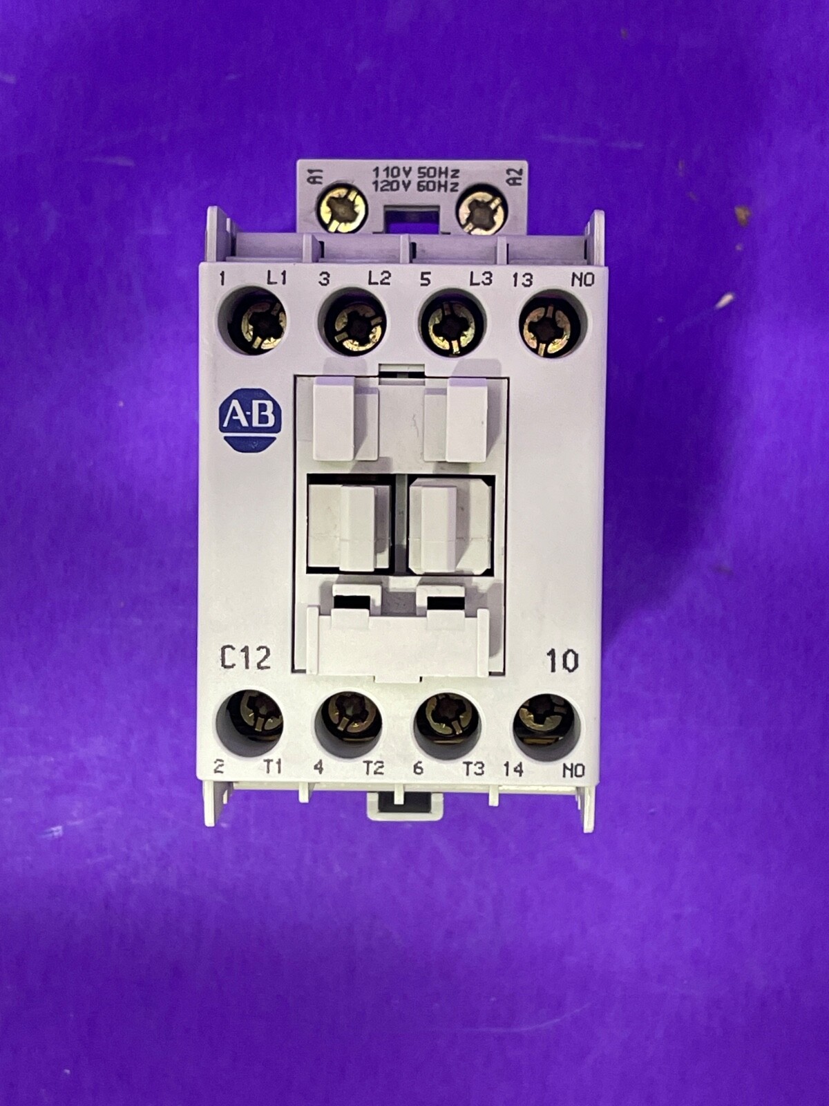 Allen Bradley 100-C12*10 Ser A 110/120v 50/60Hz 25 A Contactor