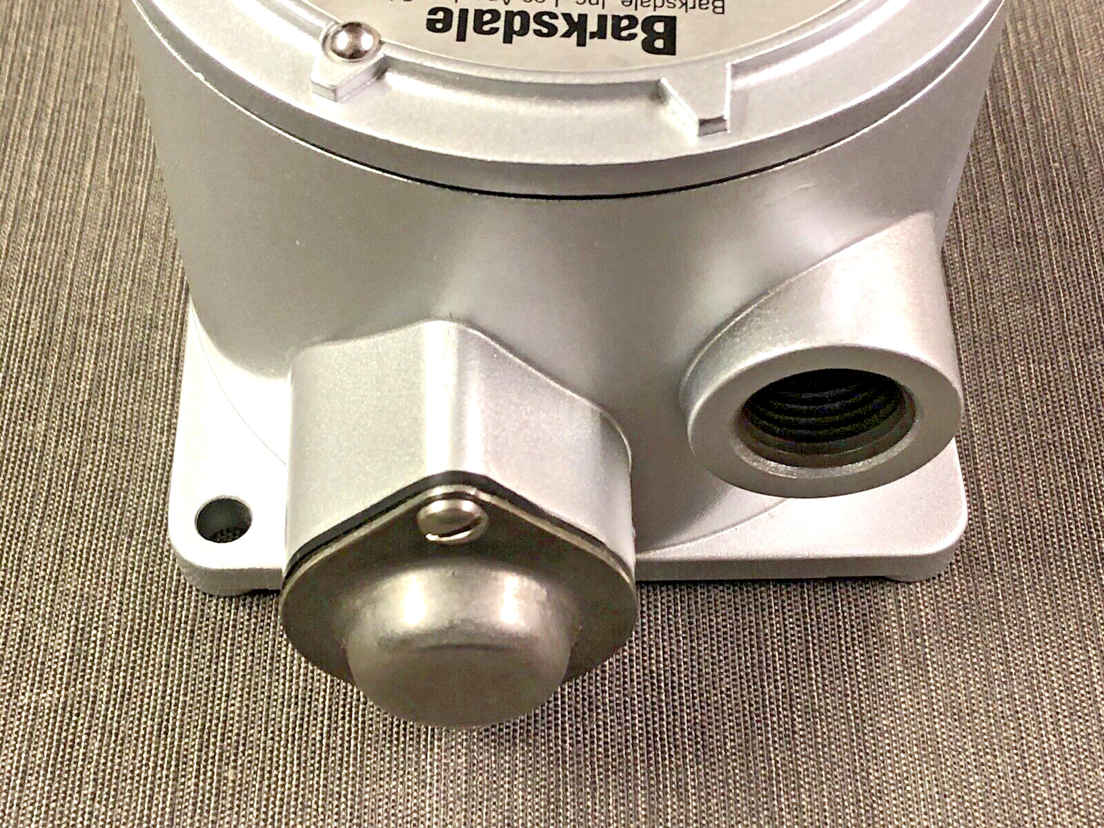 Barksdale HL1X-CC351S Temperature Switch Explosion Proof 150-350F 10A 125/250VAC