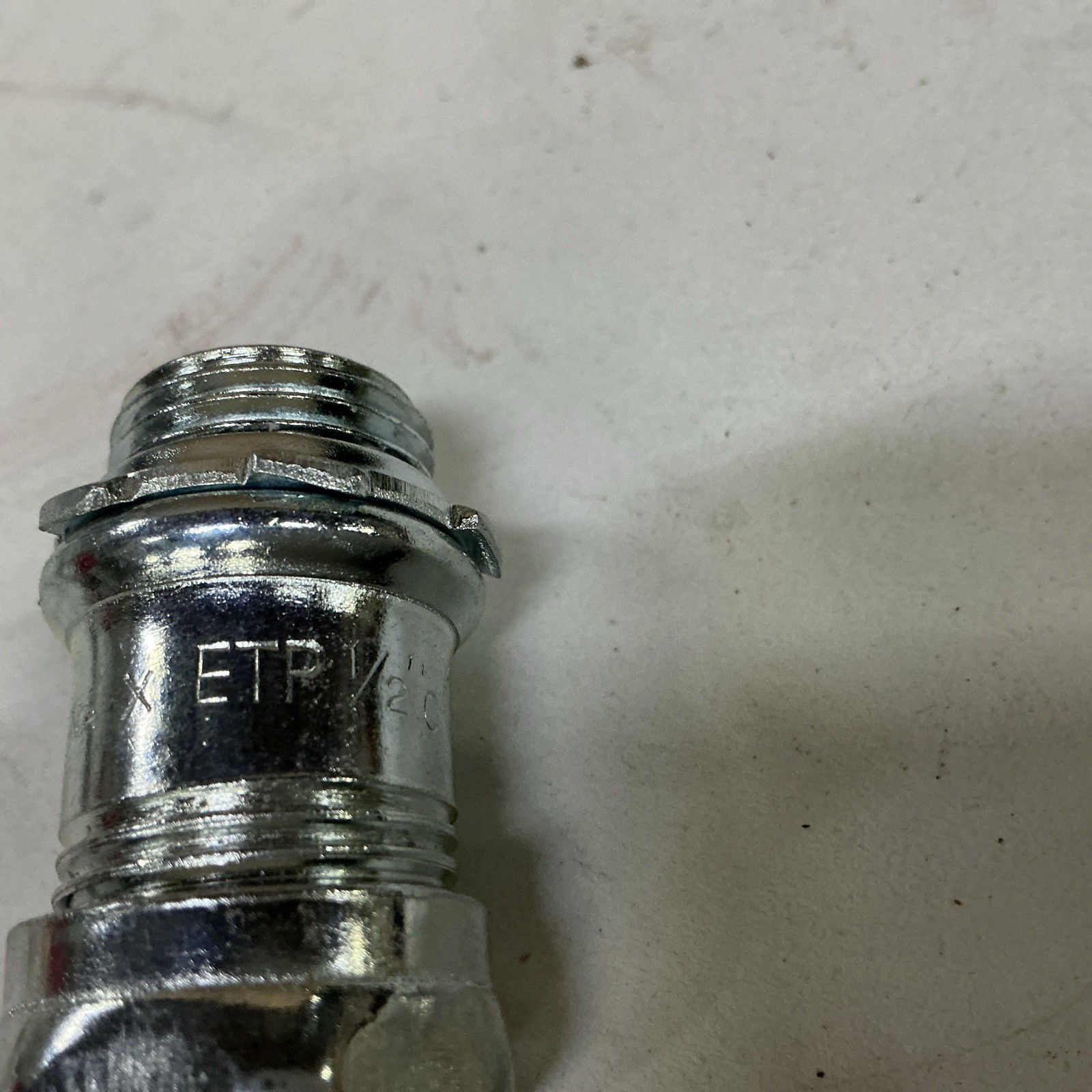 ** Lot of 50 **7050S Compression Type EMT 1/2″ Connector – NEW