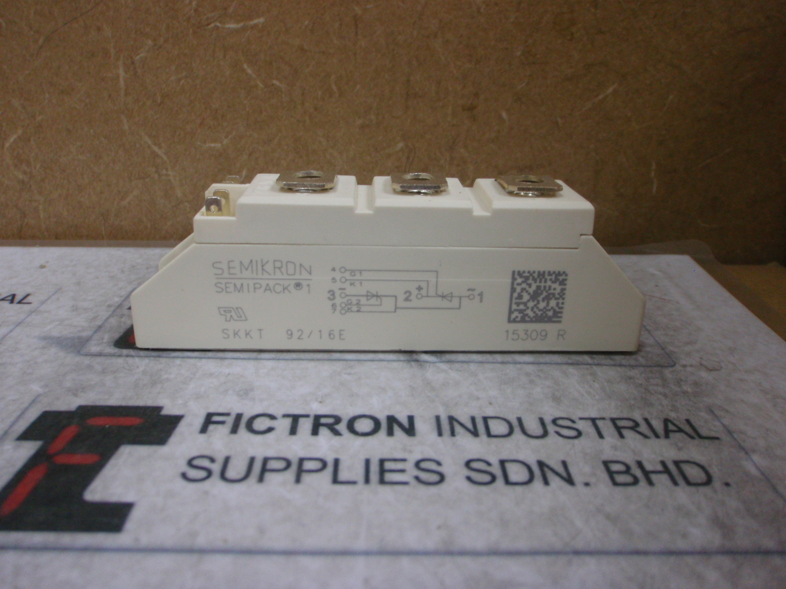 NEW 1PCS SKKT92/16E SKKT92-16E SKKT9216E SEMIKRON MODULE