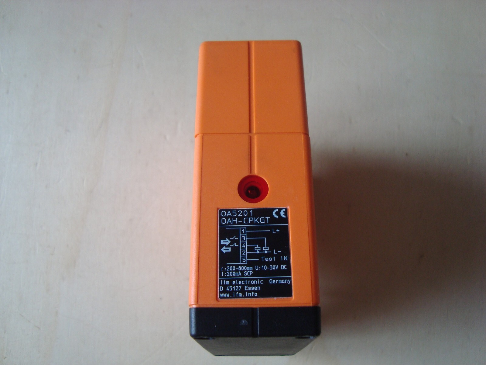 ifm OA5201 OAH-CPKGT-Direct Reflection Photocell with Background Suppression –
