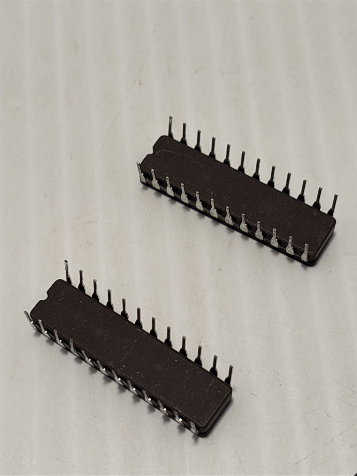 2 PCS Lot Toshiba Resistor TMM2018D-35 Never Used (b3)