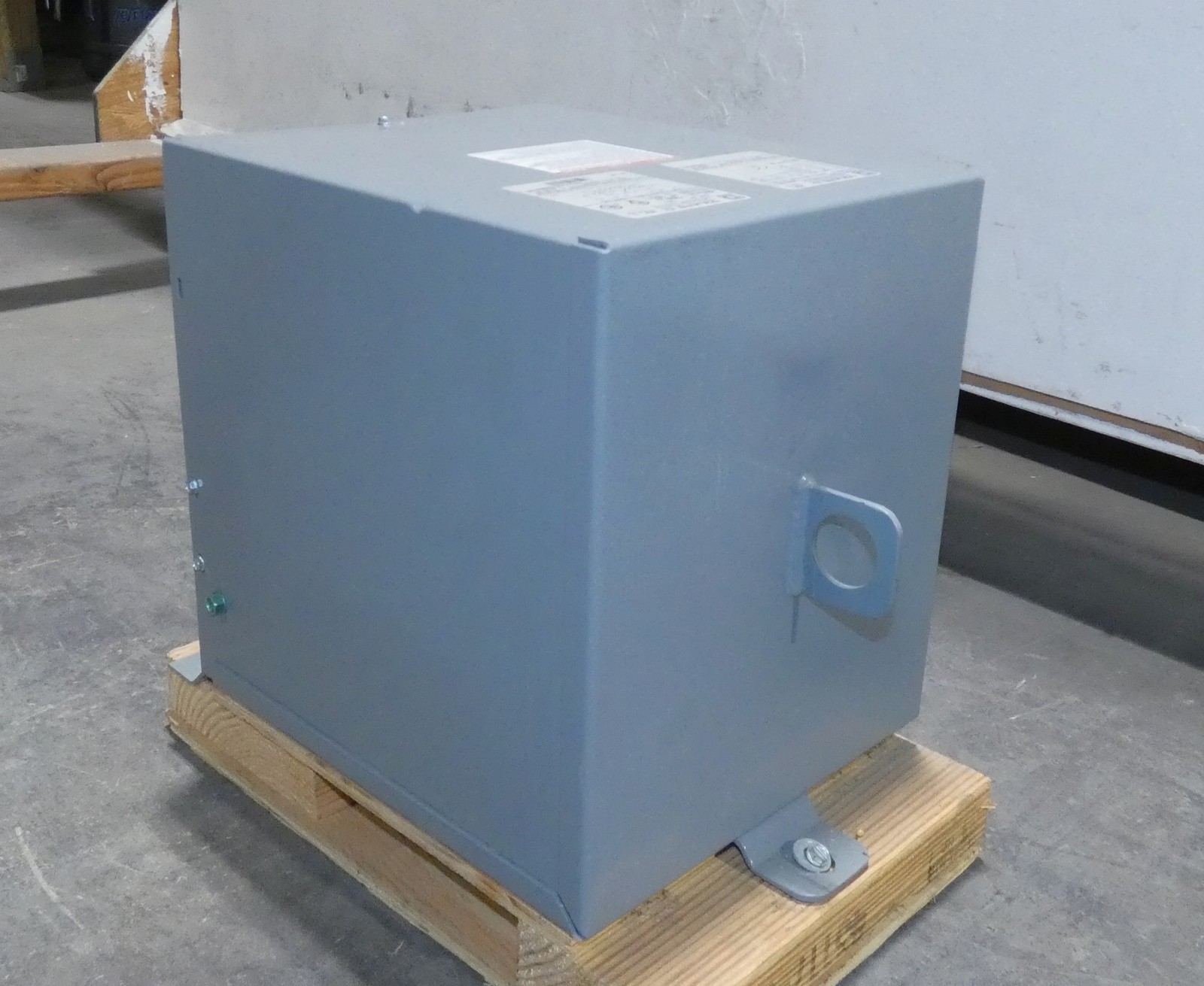 7.5kVa Square D 7S67F General Purpose Transformer 1PH – NEW Surplus!