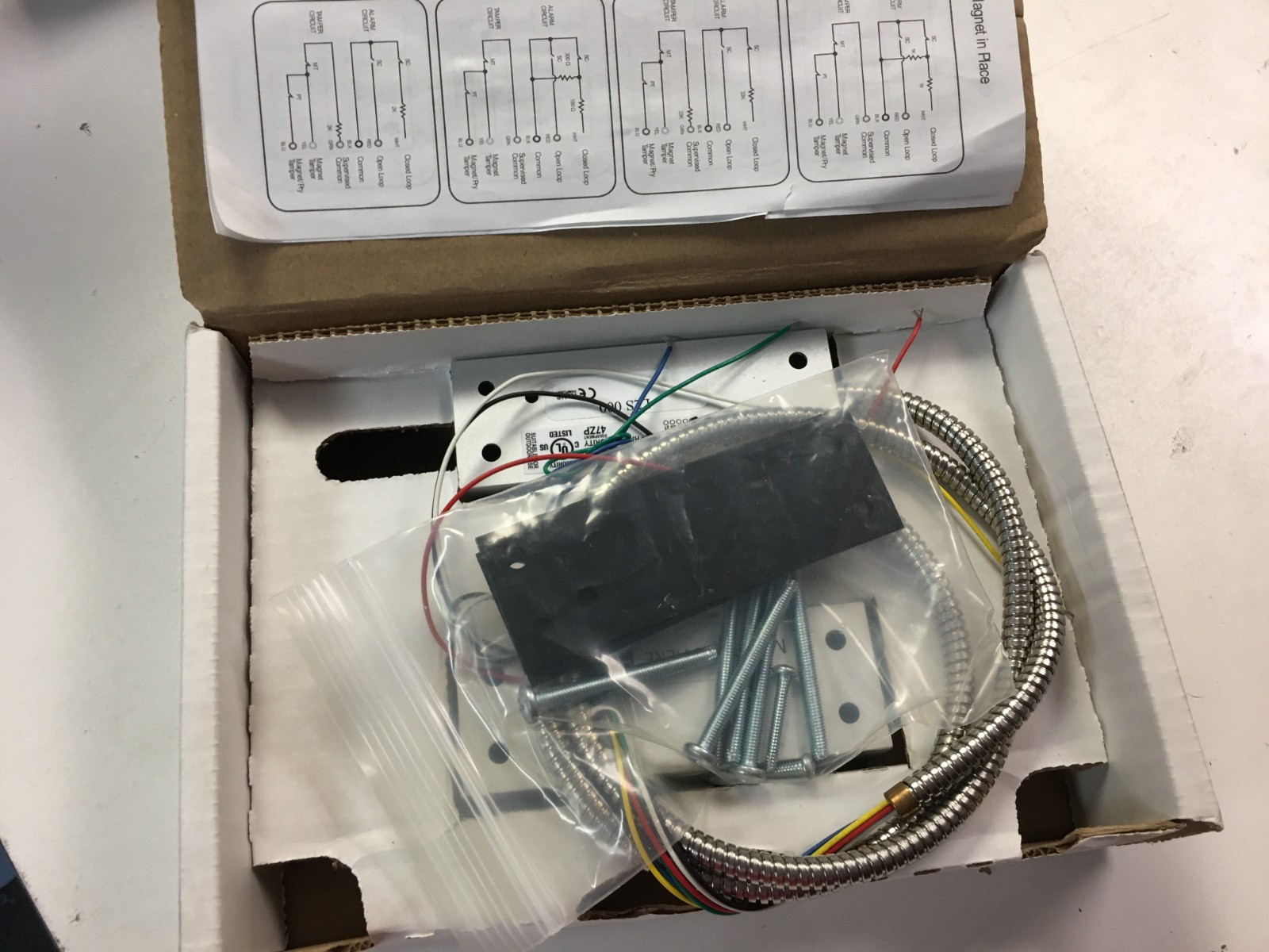 Magnasphere HSS-L2S-000 Single Alarm Contact, Surface Mount new old stock