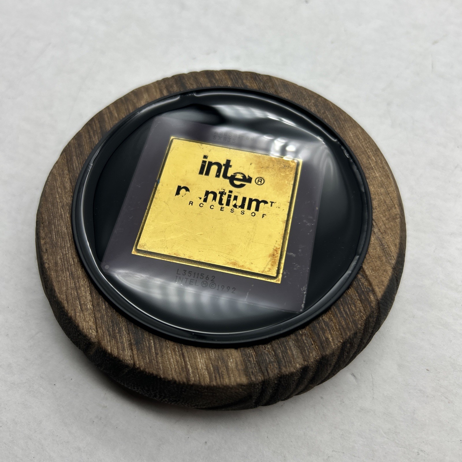 Preserved Collectible INTEL Pentium 60mhz SX835 CPU Processor in Epoxy Resin