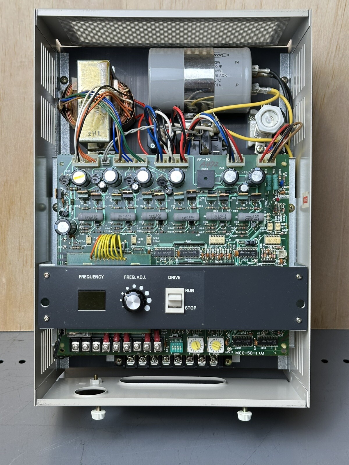 TOSHIBA VF10P-2030B0 VF10P2030B0 Transistor Inverter VF PACK-P AC Motor Control
