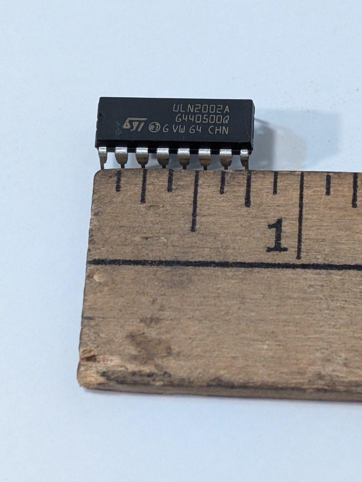 (Lot of 430) ST Microelectronics ULN2002A Darlington Transistors Seven NPN Array